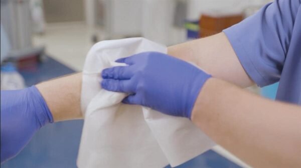 51KRQv4DBuL._SL1200_ Review of Medline Absorbent Wipers+ Disposable Heavy Duty Dry Wipes Performance